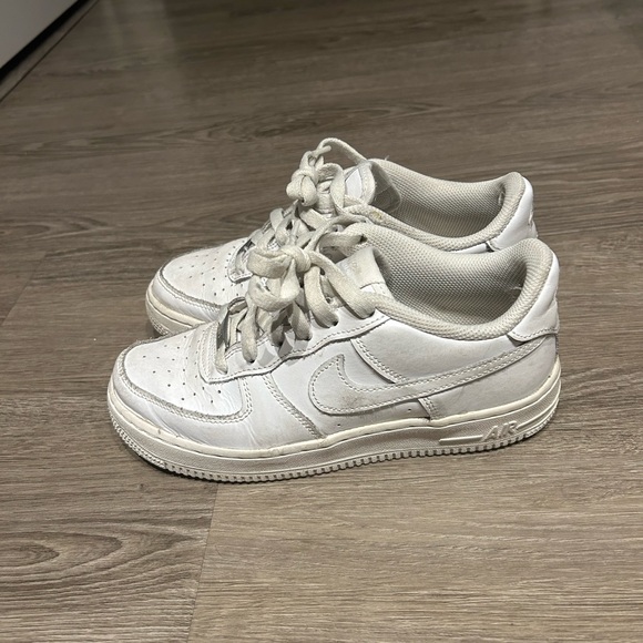 Airforce 1s - Picture 2 of 2